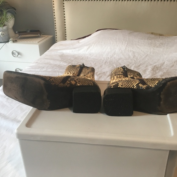 vera cuoio reptile skin boot, size 37.5 - Picture 2 of 5